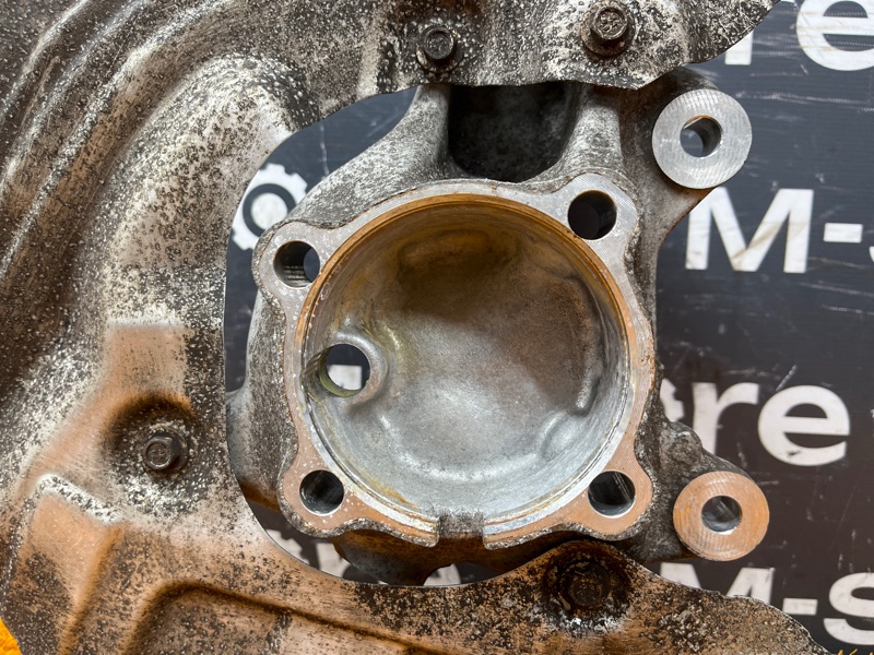 кулак поворотный, 2000 рублей, Красноярск