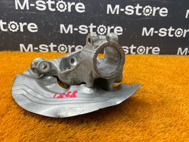 кулак поворотный, 2000 рублей, Красноярск