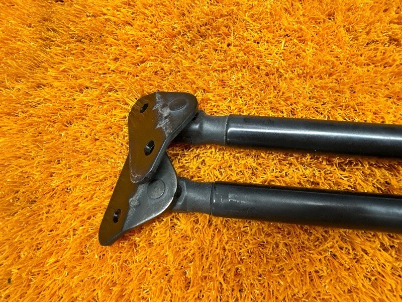 амортизатор багажника, 1000 рублей, Красноярск