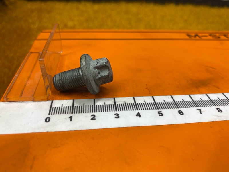 болт гидротрансформатора, 400 рублей, Красноярск