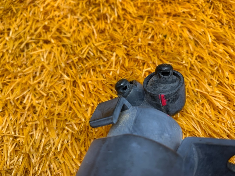 Форсунка омывателя фары, 1000 рублей, Красноярск