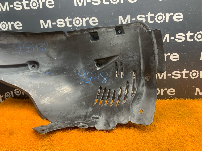 подкрылок, 4000 рублей, Красноярск