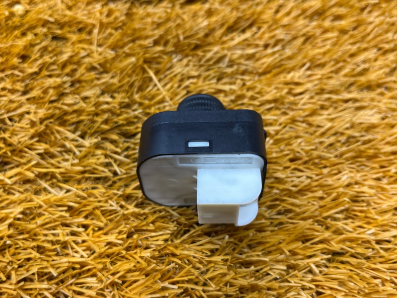 Кнопка регулировки зеркал, 500 рублей, Красноярск