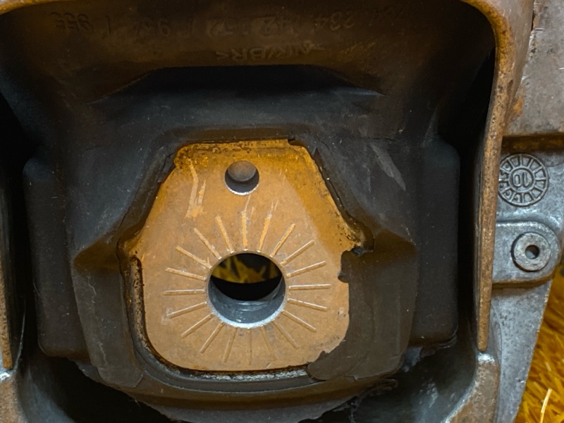 подушка двигателя, 4000 рублей, Красноярск