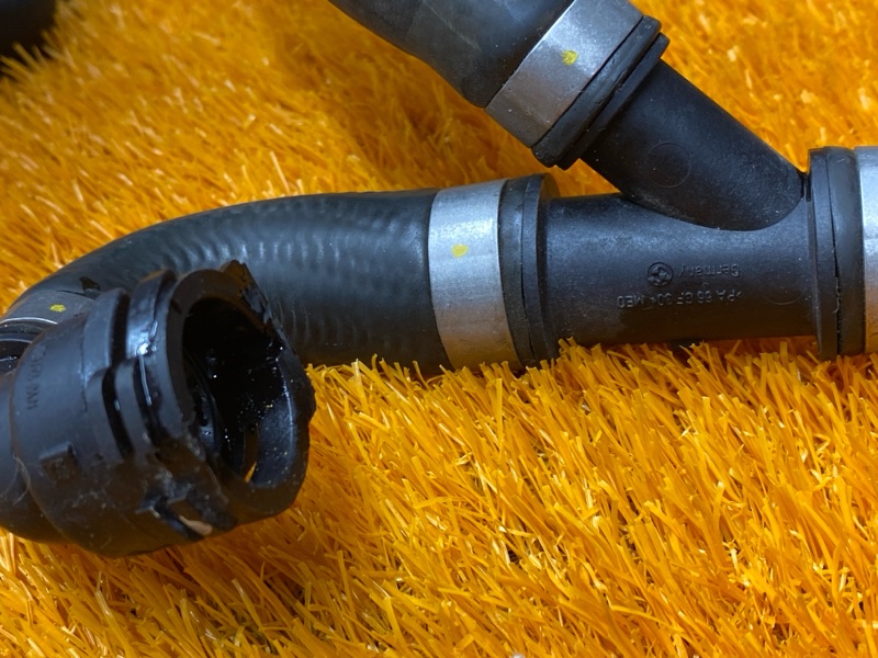 Патрубок системы охлаждения, 1000 рублей, Красноярск