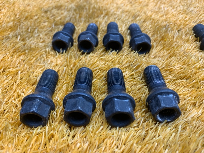 болт колесный, 2000 рублей, Красноярск