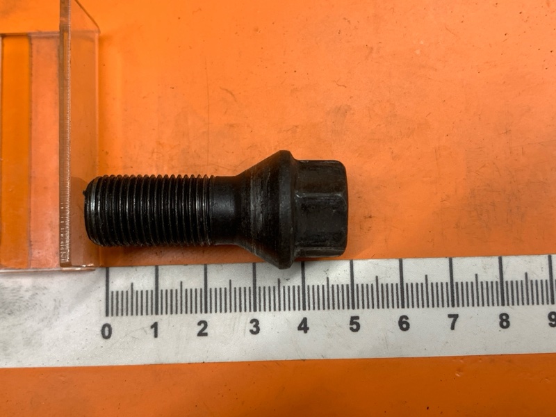 болт колесный, 2000 рублей, Красноярск