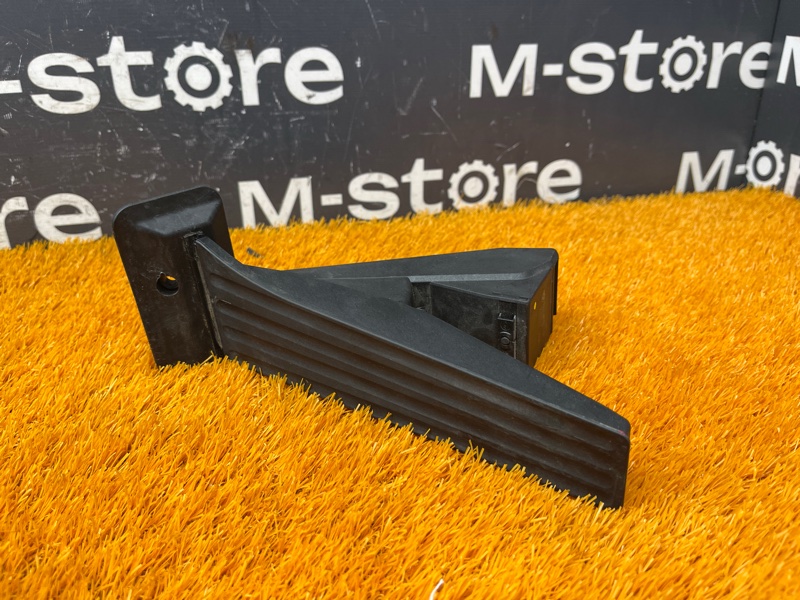 педаль газа, 1300 рублей, Красноярск