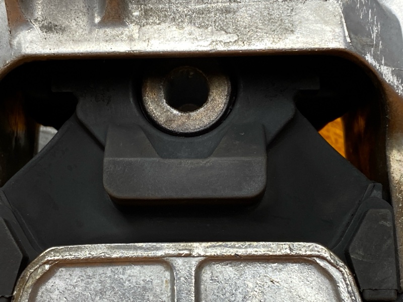 подушка двигателя, 2500 рублей, Красноярск