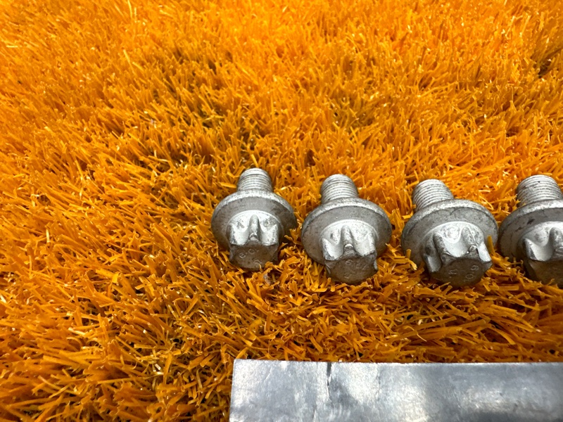 болт гидротрансформатора, 400 рублей, Красноярск