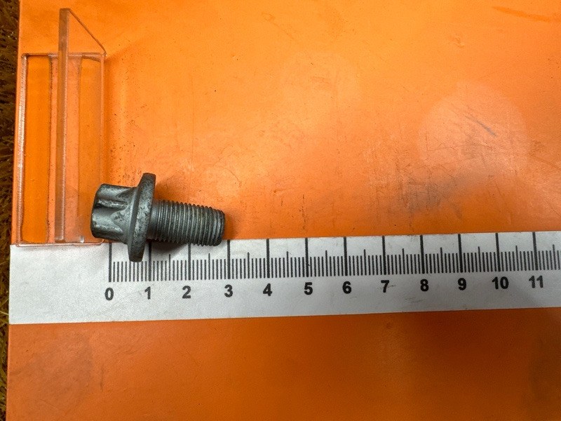 болт гидротрансформатора, 400 рублей, Красноярск