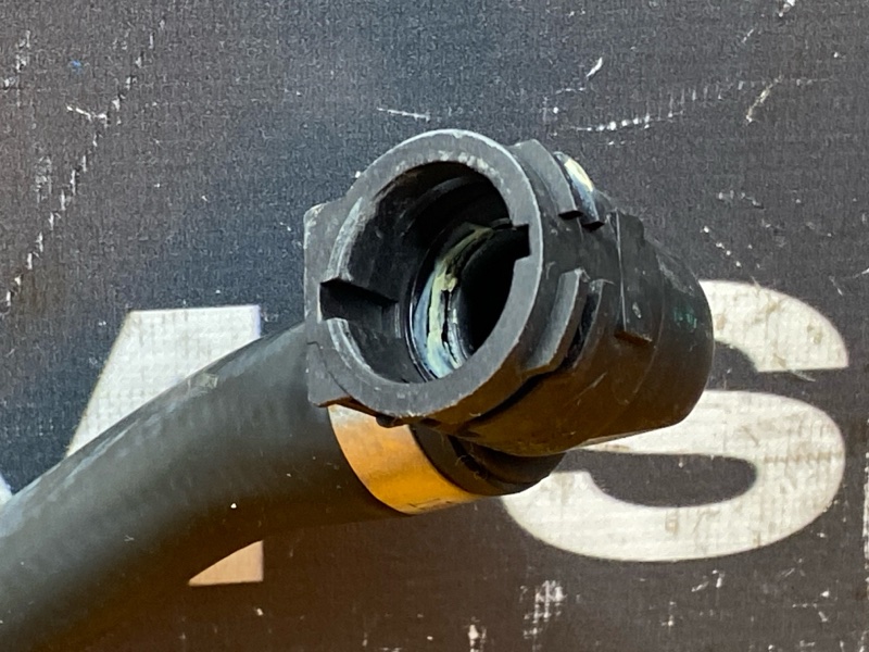 Патрубок системы охлаждения, 1200 рублей, Красноярск