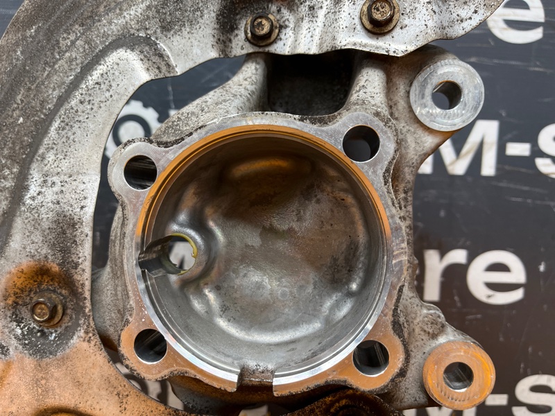 кулак поворотный, 2000 рублей, Красноярск