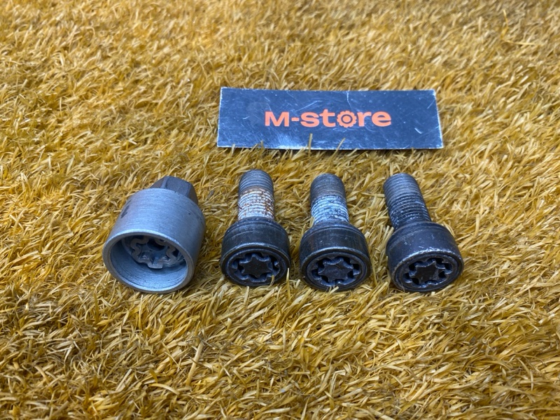 болт колесный(секретка), 1500 рублей, Красноярск