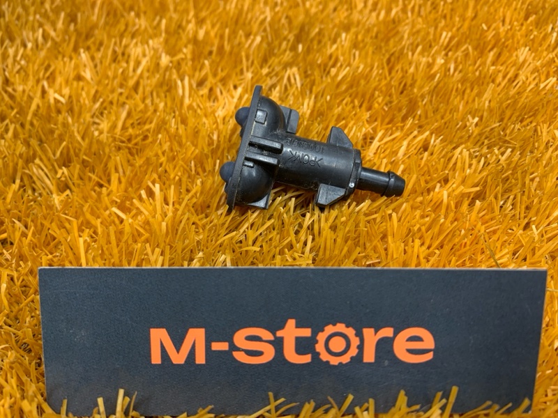 Форсунка омывателя фары, 1000 рублей, Красноярск