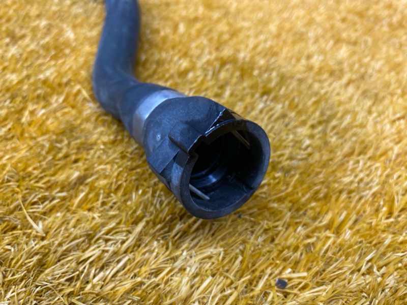 Патрубок системы охлаждения, 1300 рублей, Красноярск