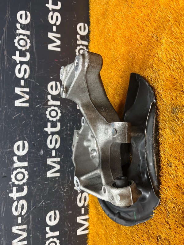 кулак поворотный, 2000 рублей, Красноярск