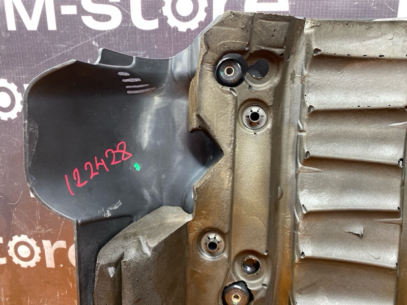 крышка двигателя, 900 рублей, Красноярск