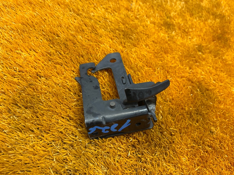 Крюк капота, 1100 рублей, Красноярск