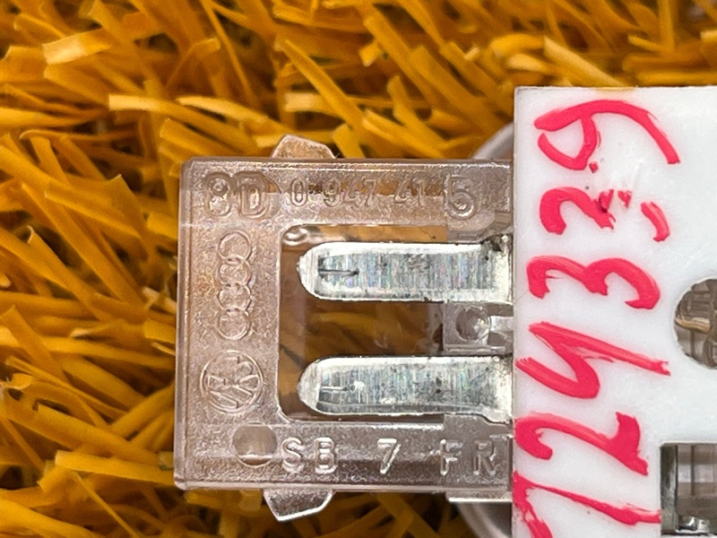 плафон освещения, 100 рублей, Красноярск