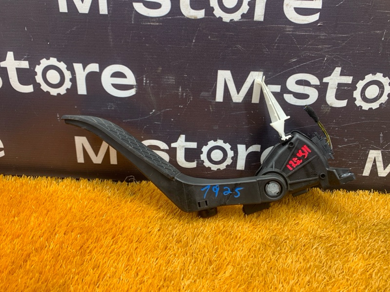 педаль газа, 500 рублей, Красноярск