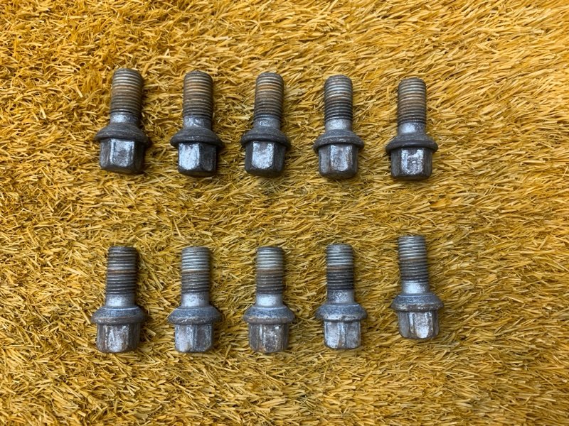 болт колесный, 2000 рублей, Красноярск