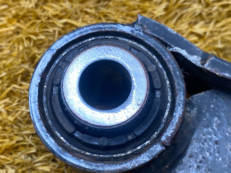 Рычаг подвески верхний, 1000 рублей, Красноярск