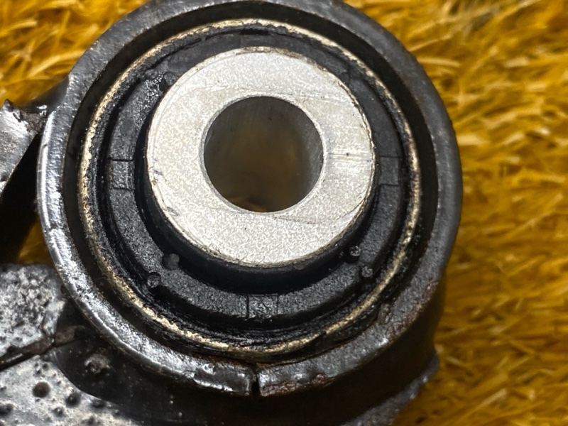 Рычаг подвески верхний, 1000 рублей, Красноярск