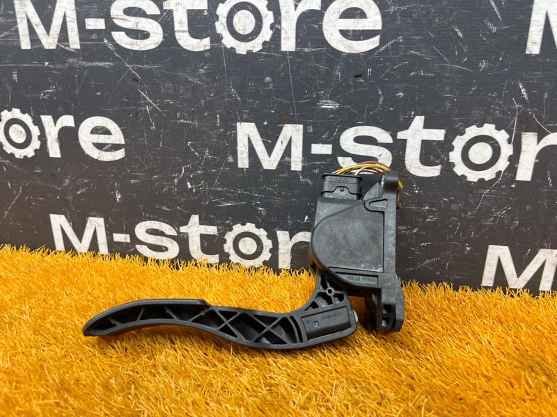 педаль газа, 2000 рублей, Красноярск