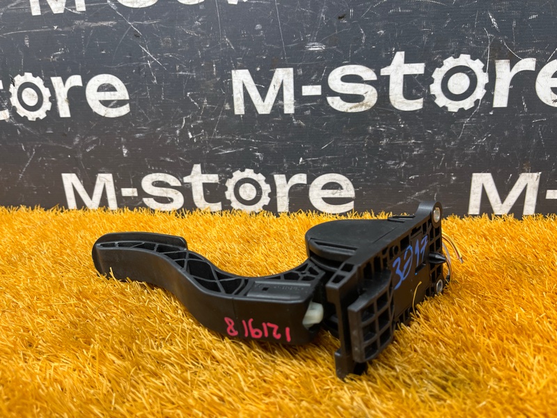 педаль газа, 2000 рублей, Красноярск