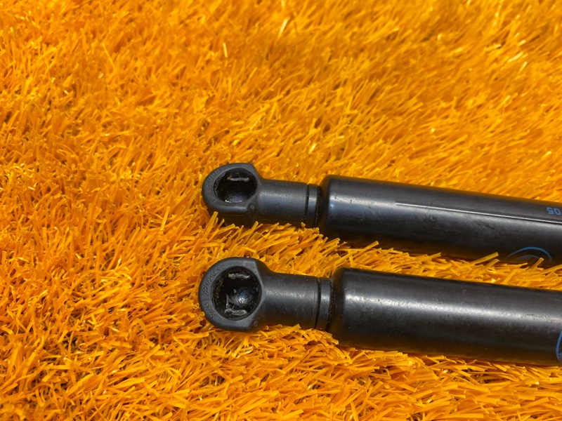 амортизатор капота, 700 рублей, Красноярск