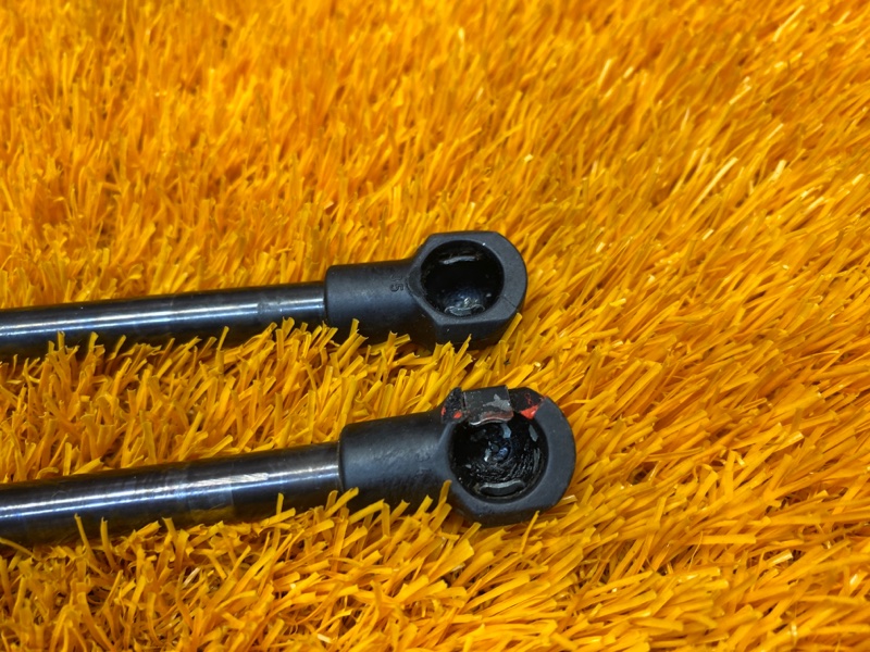 амортизатор капота, 700 рублей, Красноярск