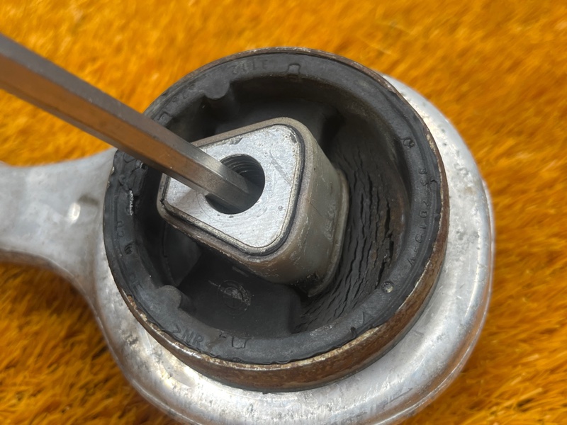 Рычаг подвески нижний, 1200 рублей, Красноярск