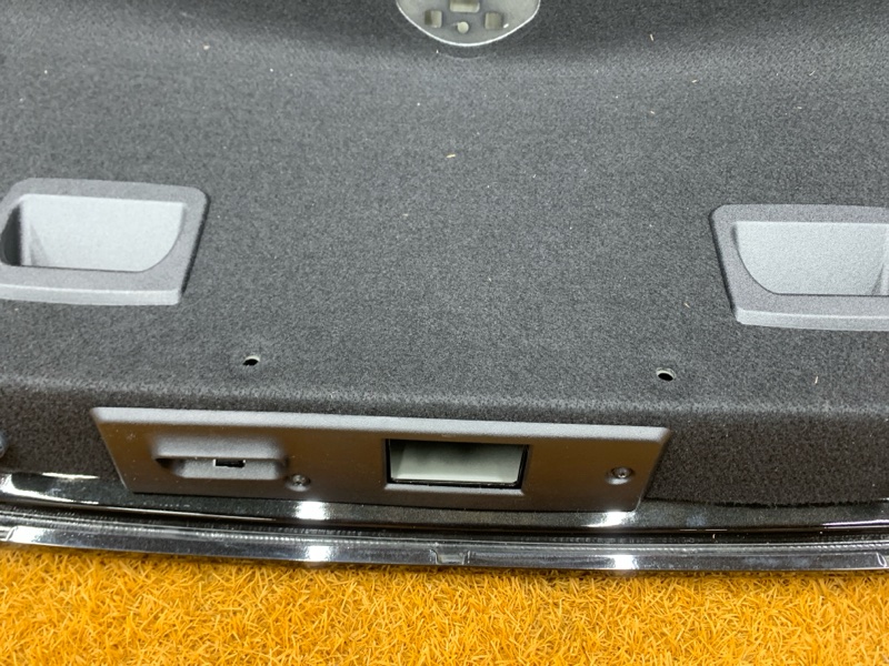 крышка багажника, 5000 рублей, Красноярск