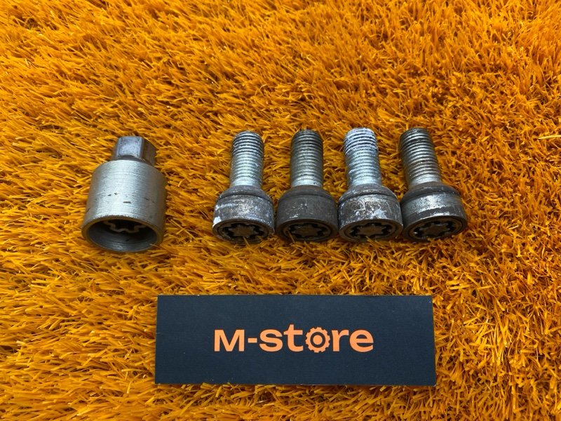 болт колесный(секретка), 2000 рублей, Красноярск