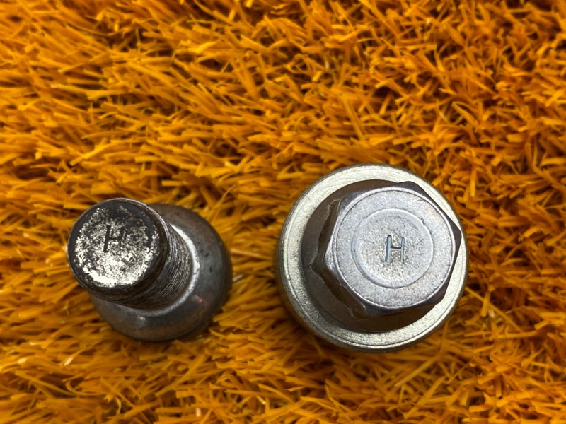 болт колесный(секретка), 2000 рублей, Красноярск