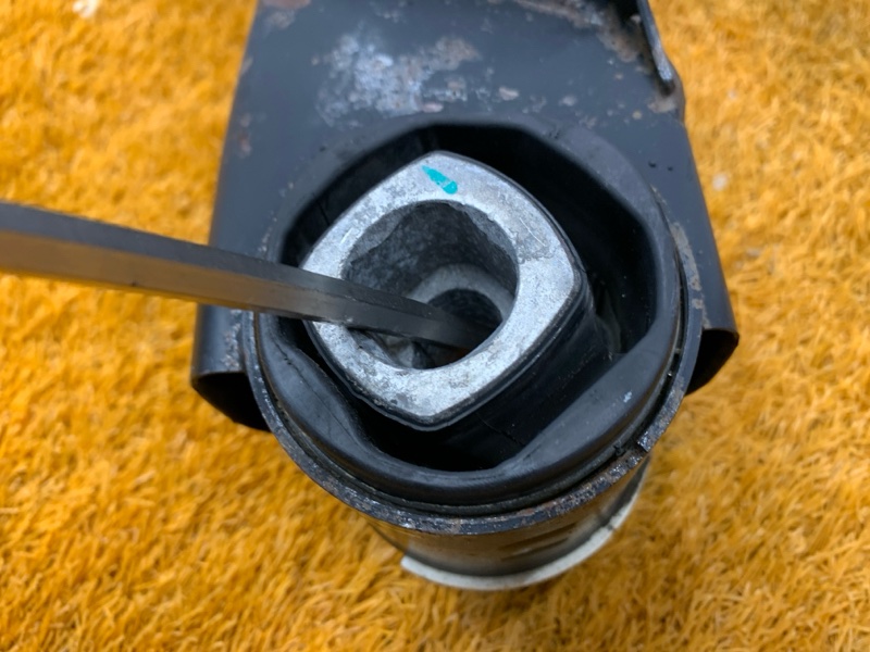 Балка поперечная (подрамник), 3500 рублей, Красноярск