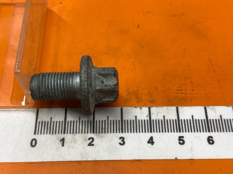 болт гидротрансформатора, 300 рублей, Красноярск