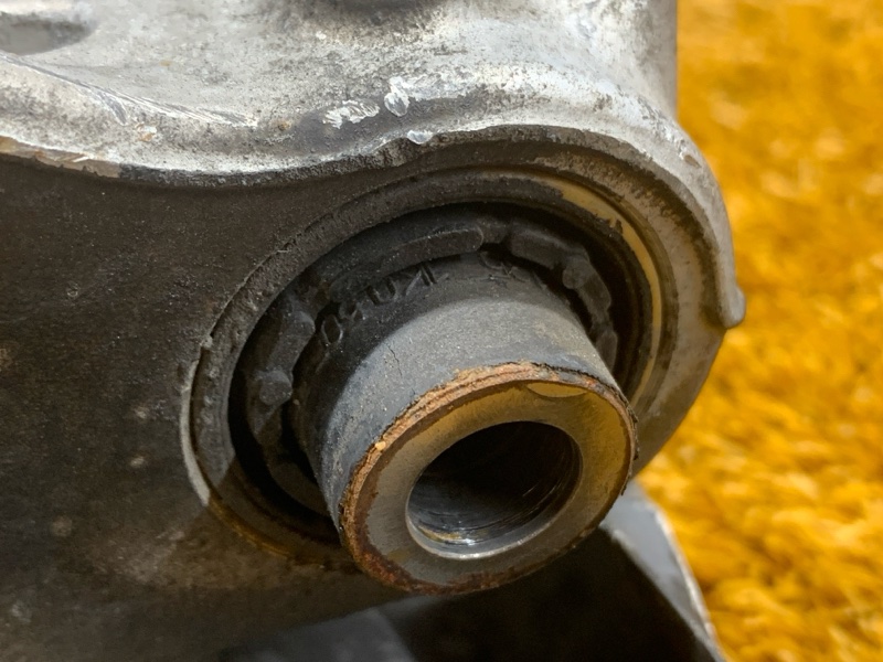 кулак поворотный, 2000 рублей, Красноярск