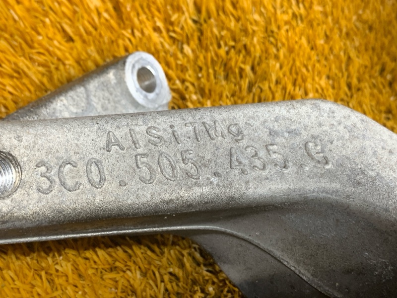 кулак поворотный, 2000 рублей, Красноярск