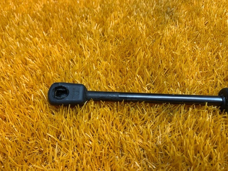 амортизатор капота, 500 рублей, Красноярск