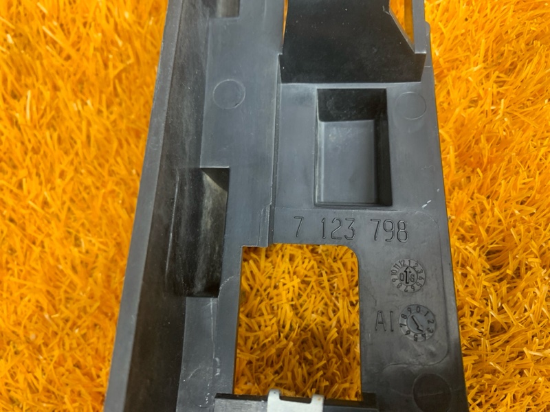 крепление бампера, 500 рублей, Красноярск