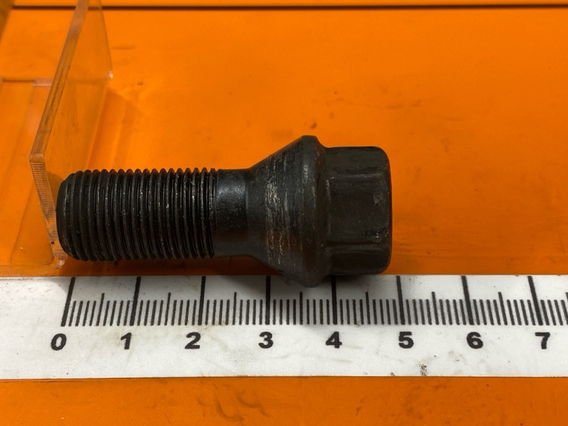 болт колесный, 2000 рублей, Красноярск