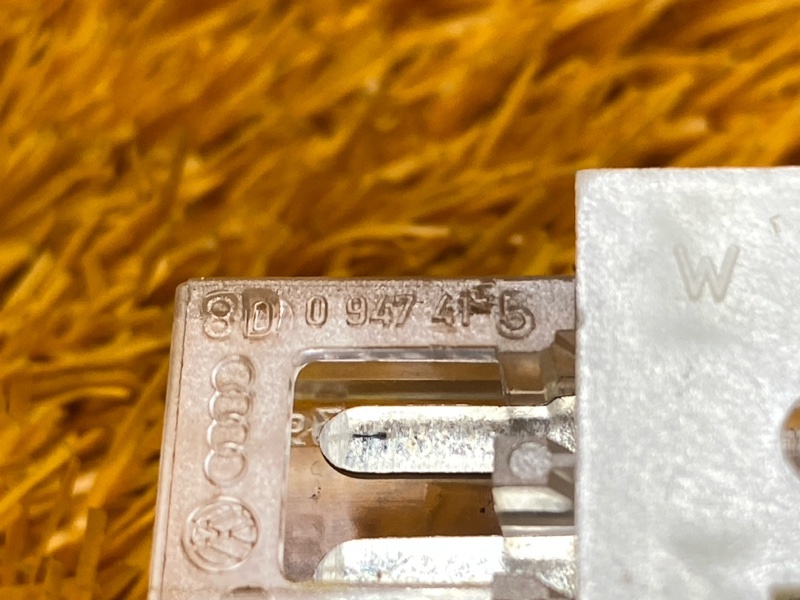 плафон освещения, 100 рублей, Красноярск