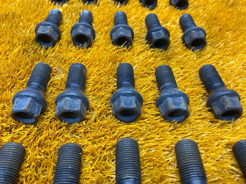 болт колесный, 2000 рублей, Красноярск