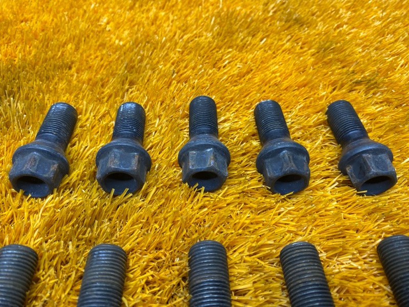 болт колесный, 2000 рублей, Красноярск