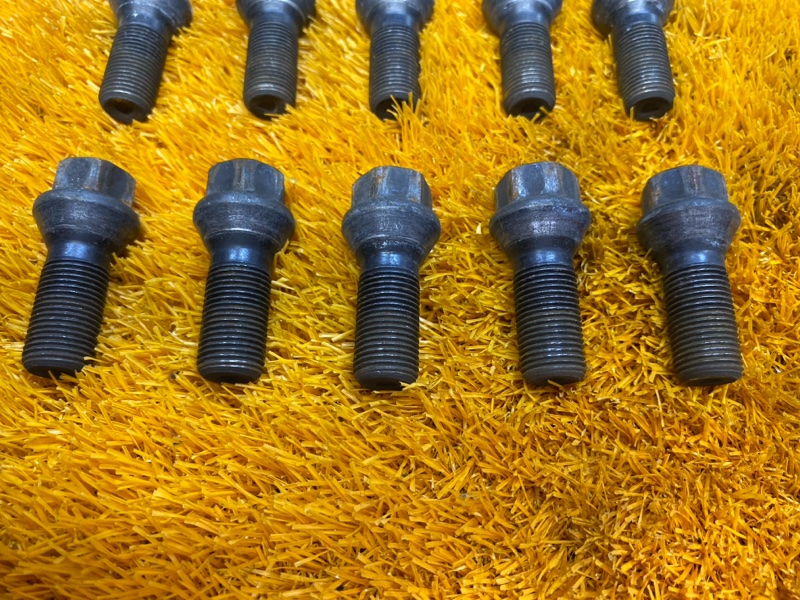 болт колесный, 2000 рублей, Красноярск