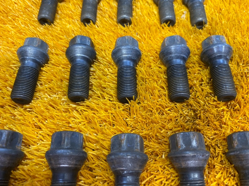 болт колесный, 2000 рублей, Красноярск