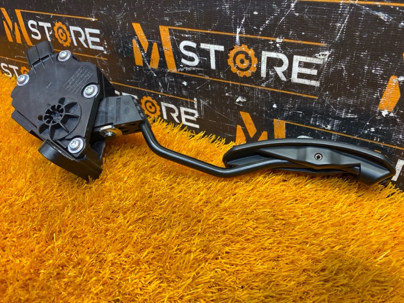 педаль газа, 1000 рублей, Красноярск