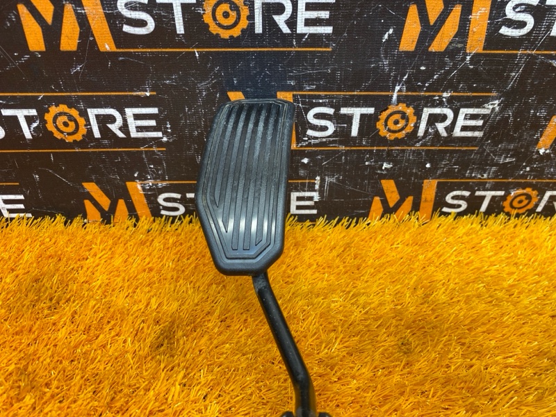 педаль газа, 1000 рублей, Красноярск